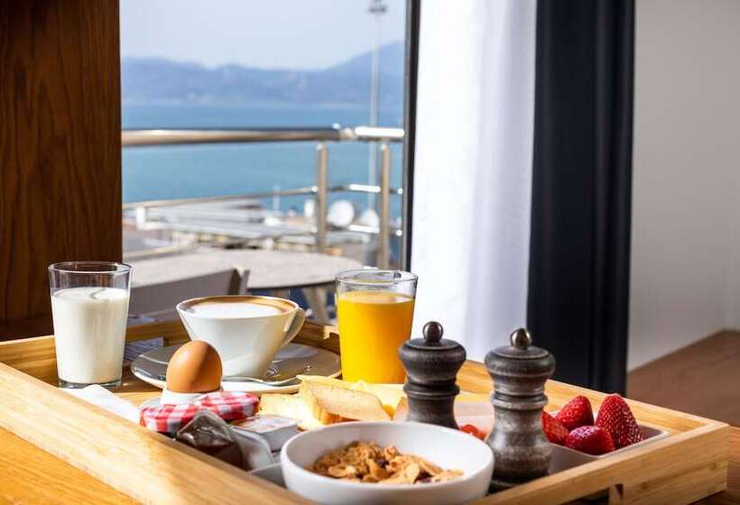 Полулюкс Вид на Море, Days City Suites