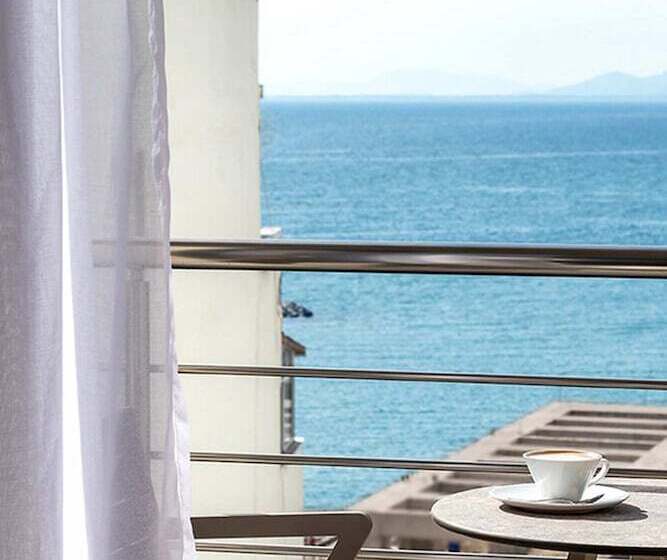 سوییت جونیور با چشم‌انداز دریا, Days City Suites