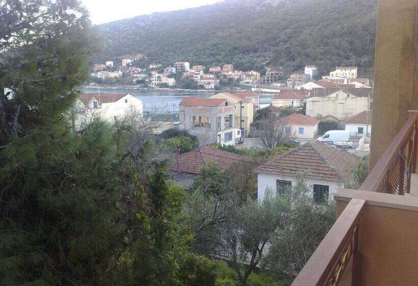 Pokój Standard Widok Ogród, Moustakis