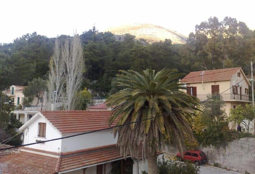 Pokój Standard z Widokiem, Moustakis