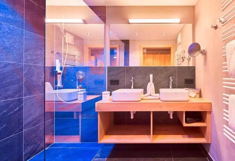 バルコニー付きスタンダードルーム, Bauernhof Hotel Oberschwarzach