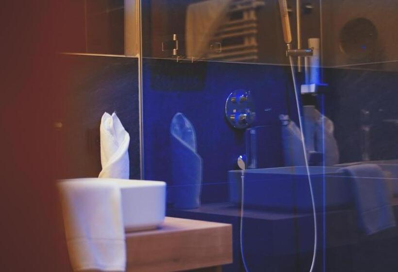 سوئیت جونیور خانوادگی, Bauernhof Hotel Oberschwarzach