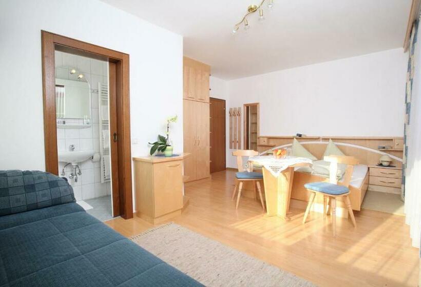 غرفة قياسية مزوَّدة بشُرفة, Garni Haus Anita