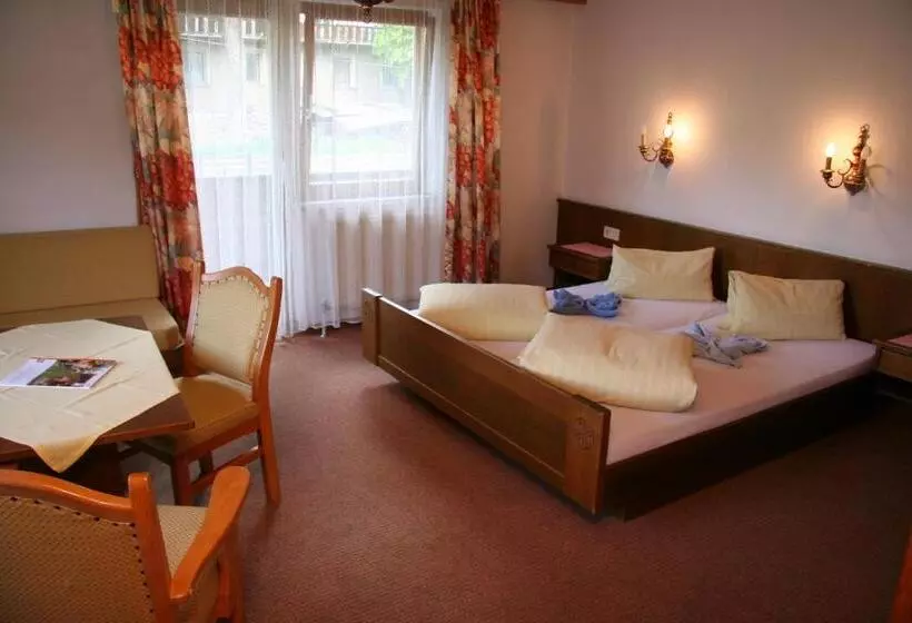 Standard Neljän Hengen Huone, Pension Aloisl`s Harmonie
