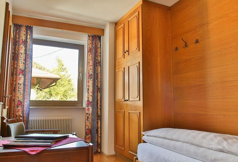 スタンダードシングルルーム, Pension Neururer