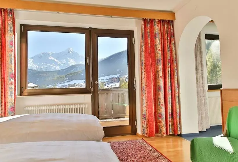 Deluxe Room Mountain View, Pension Neururer