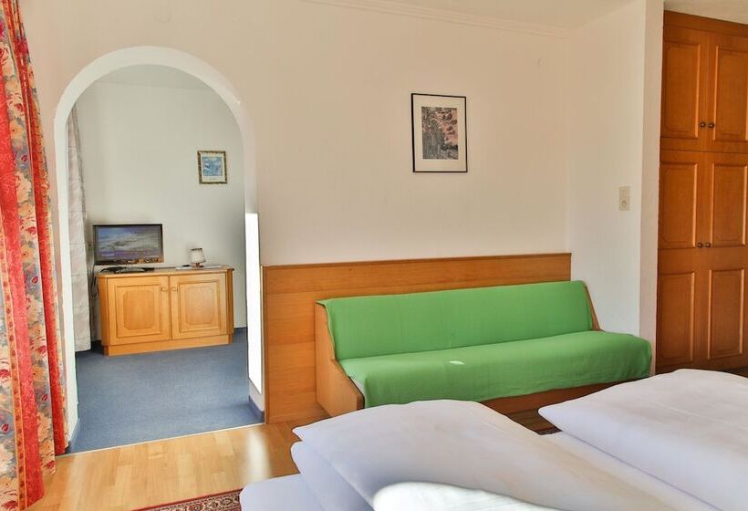 Deluxe Room Mountain View, Pension Neururer