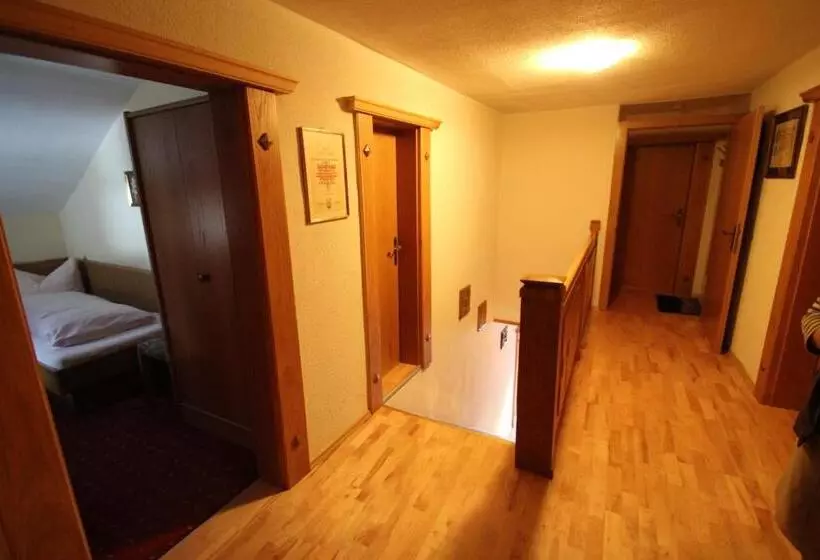 اتاق استاندارد, Haus Stefan