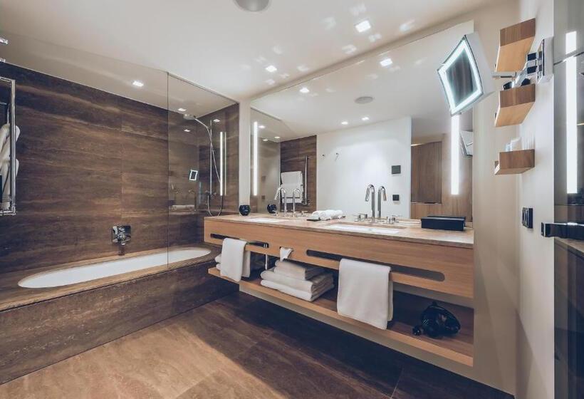 غرفة ديلوكس مزودة بشرفة, Elizabeth Art