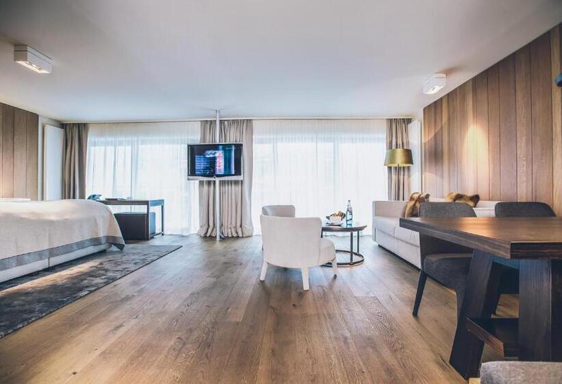 جناح جونيور مزوَّد بشرفة, Elizabeth Art