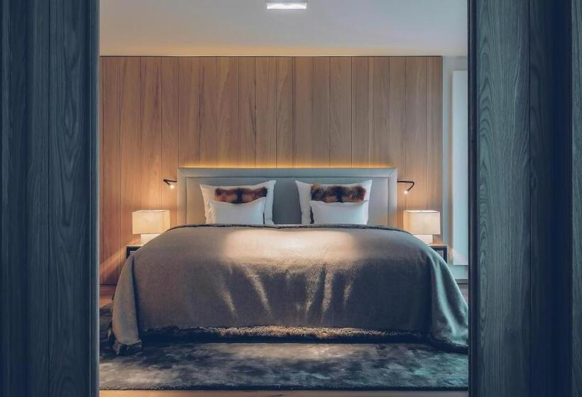 جناح سوبيريور, Elizabeth Art