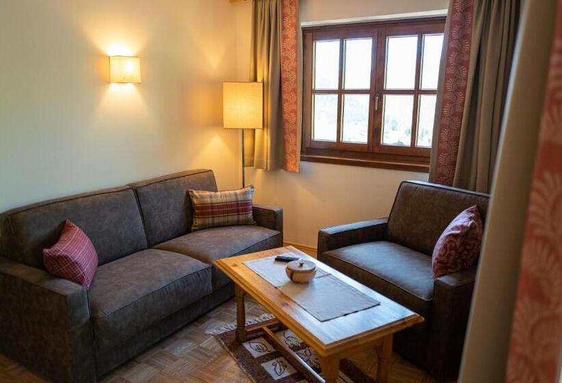 جناح, Gasthof Hinteregger