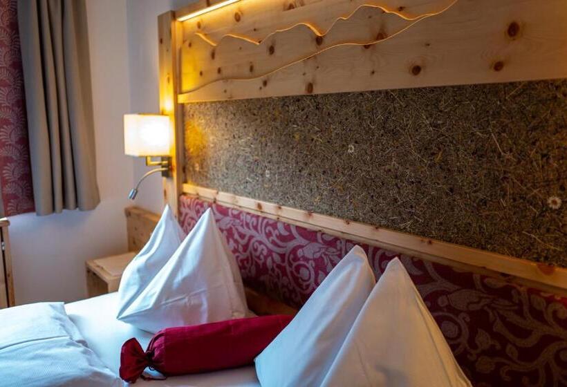 جناح, Gasthof Hinteregger