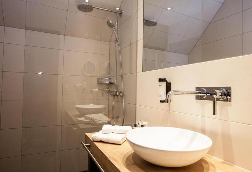 غرفة قياسية فردية, Gramaser