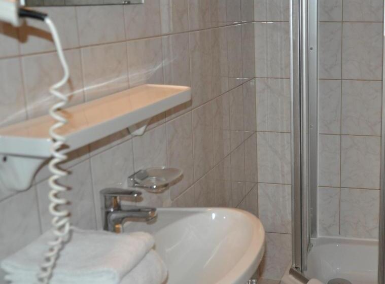 חדר משפחתי, Grünwaldkopf