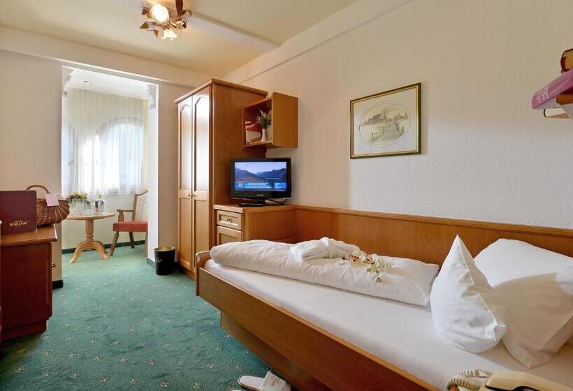 غرفة قياسية فردية مزودة بشُرفة, Neue Post