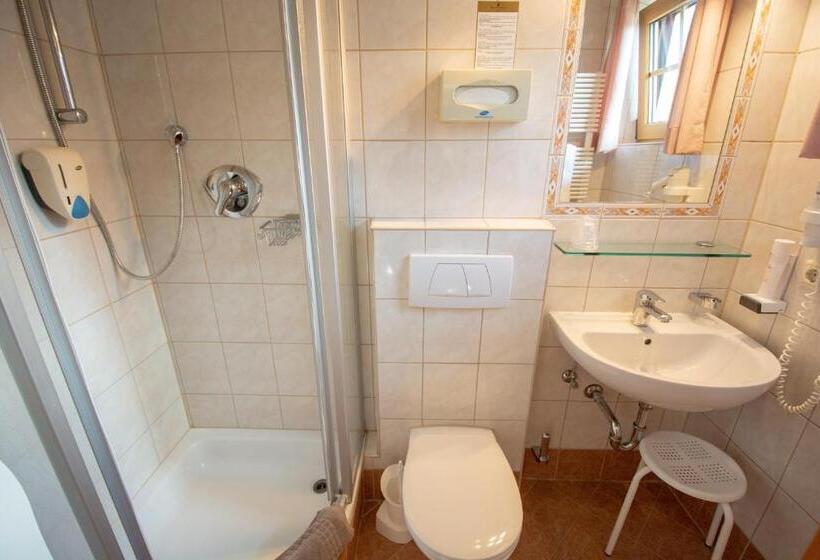 标准单人间, Stern