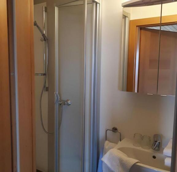 Номер Стандарт с Балконом, Pension Kreuzinger, 5310 Tiefgraben