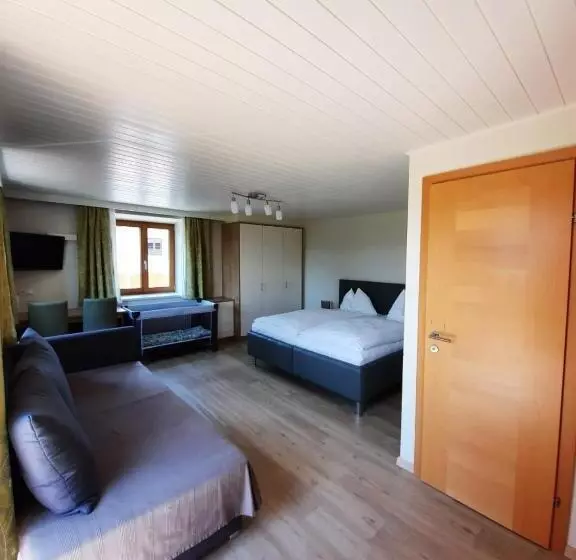 Standard Kolmen Hengen Huone Parveke, Pension Kreuzinger, 5310 Tiefgraben