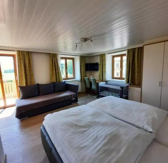 Standard Kolmen Hengen Huone Parveke, Pension Kreuzinger, 5310 Tiefgraben