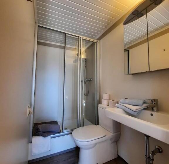 غرفة قياسية ثلاثية مزودة بشرفة, Pension Kreuzinger, 5310 Tiefgraben