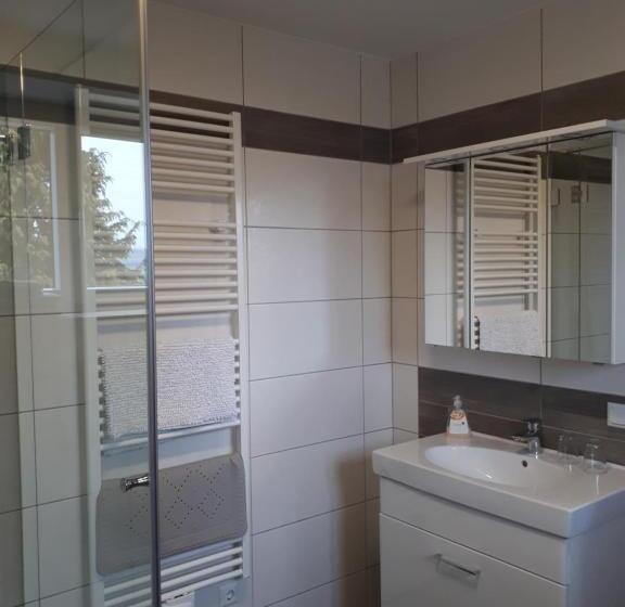 إستديو قياسى مزود بشرفة, Pension Kreuzinger, 5310 Tiefgraben