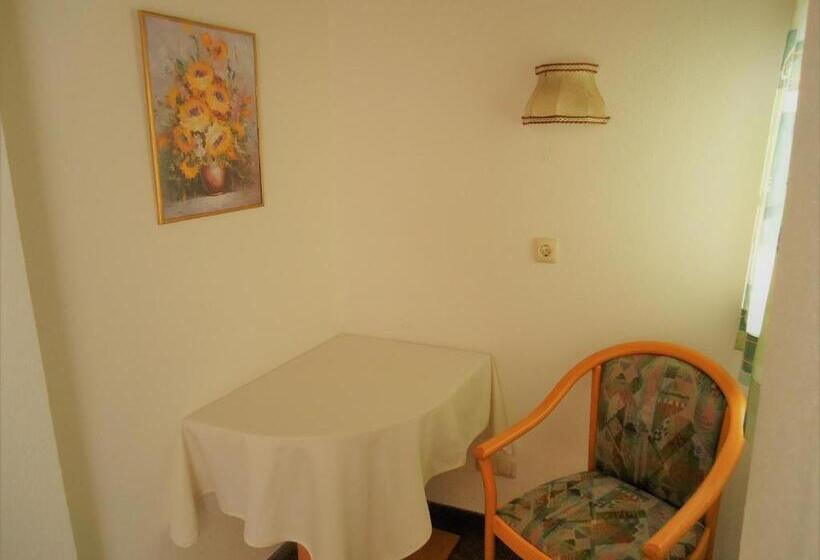 غرفة قياسية, Pension Wald