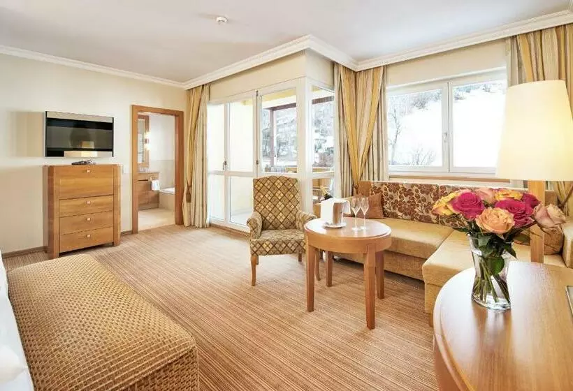 Junior Suite with Balcony, Das Ronacher Thermal Spa