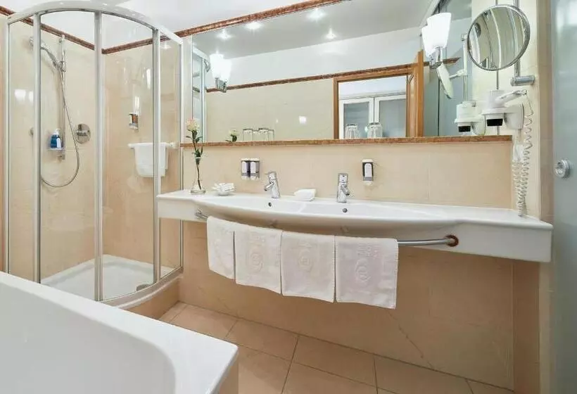 Junior Suite with Balcony, Das Ronacher Thermal Spa
