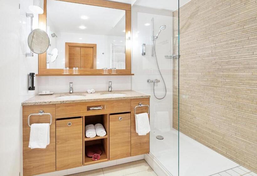 غرفة قياسية مزوَّدة بشُرفة, Das Ronacher Thermal Spa