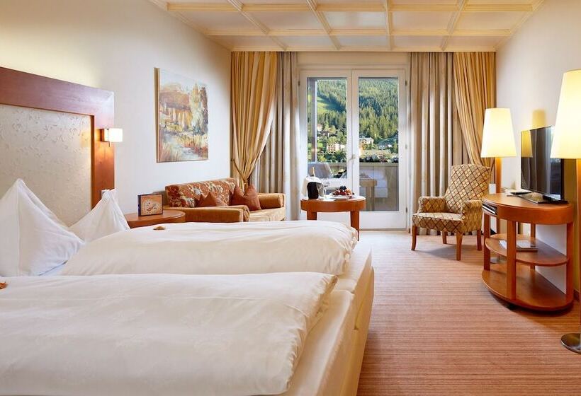 غرفة قياسية مزوَّدة بشُرفة, Das Ronacher Thermal Spa