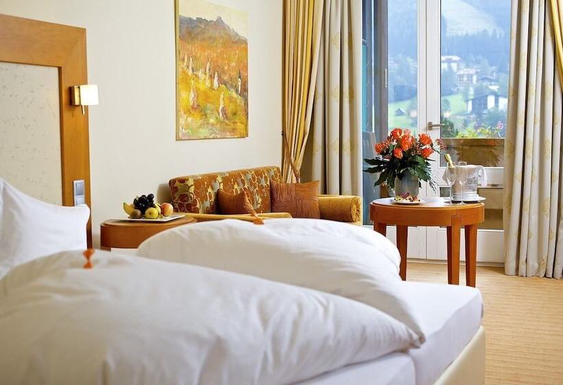 غرفة قياسية مزوَّدة بشُرفة, Das Ronacher Thermal Spa