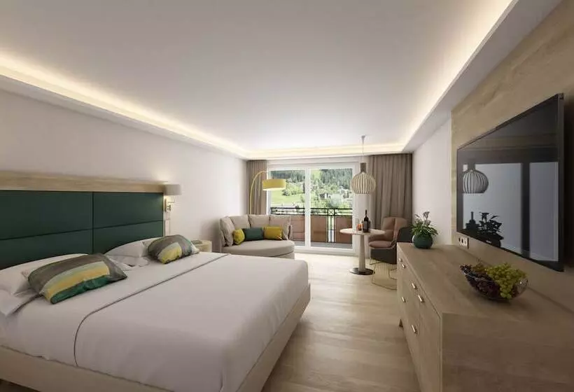Deluxe Room with Balcony, Das Ronacher Thermal Spa