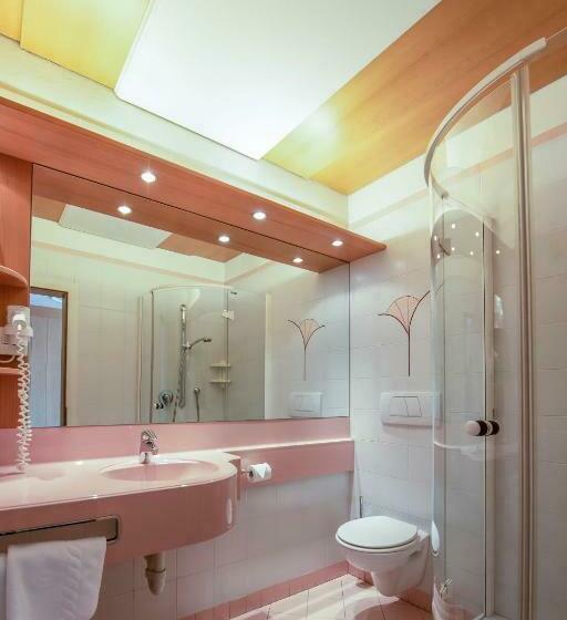 Номер Стандарт с Балконом, Glanzhof Hotel & Apartments