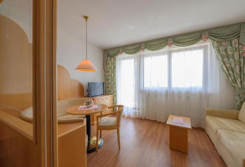 סוויטת ג'וניור עם מרפסת, Glanzhof Hotel & Apartments