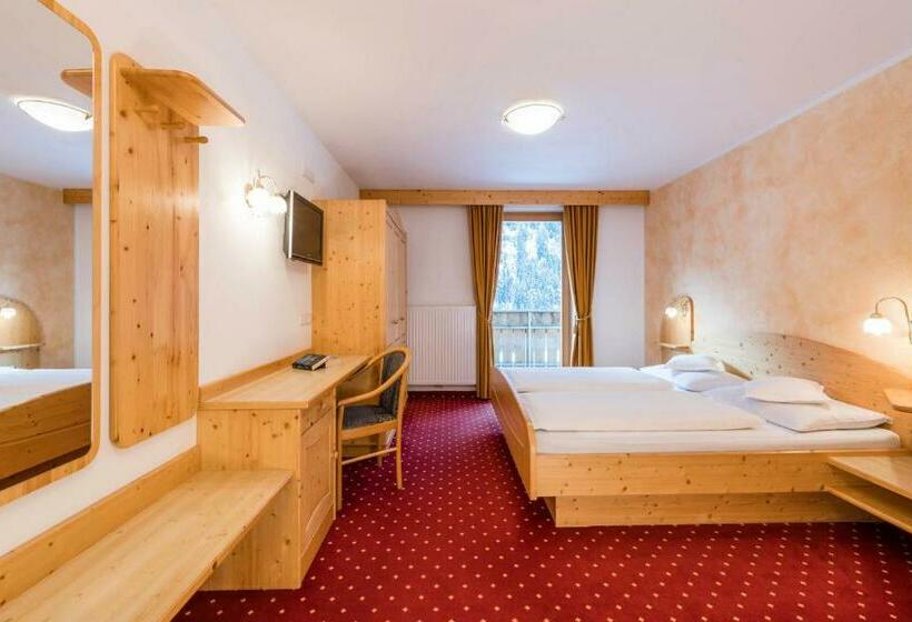 غرفة قياسية مزوَّدة بشُرفة, B&b Hotel Alpenrose Rooms & Apartments