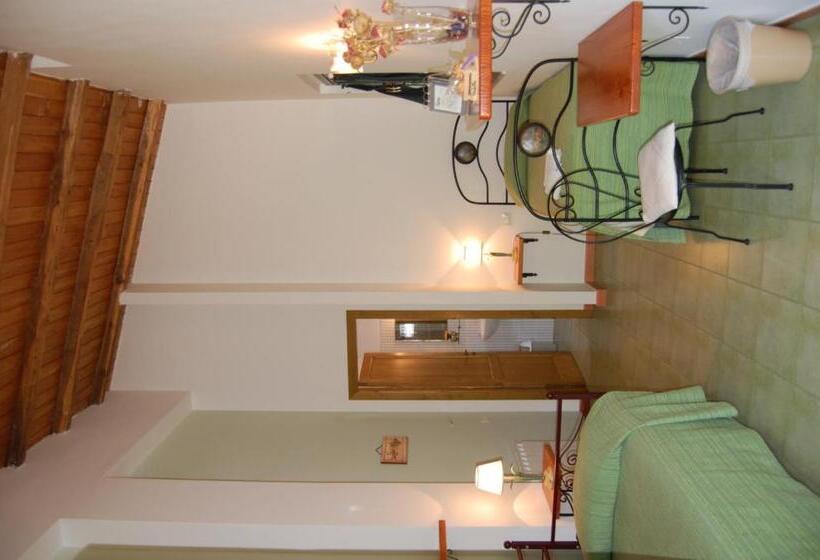 スタンダード4人部屋, Antico Borgo Etneo Agriturismo