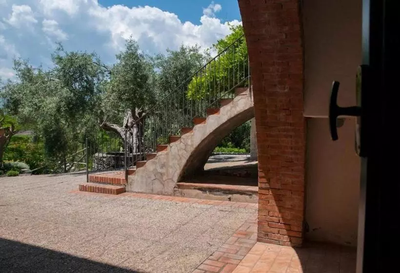 اتاق اکونومی, Antico Borgo Etneo Agriturismo