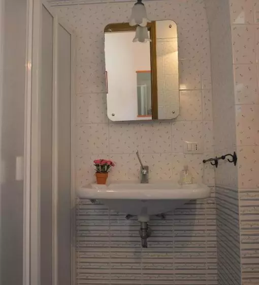 اتاق اکونومی, Antico Borgo Etneo Agriturismo