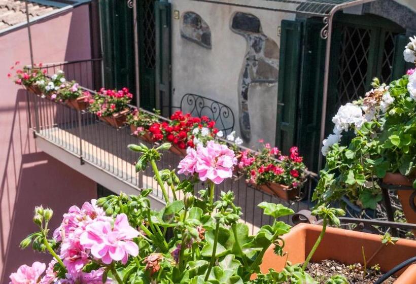 スタンダードルーム, Antico Borgo Etneo Agriturismo