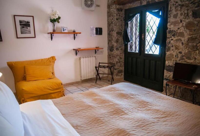 スタンダードルーム, Antico Borgo Etneo Agriturismo