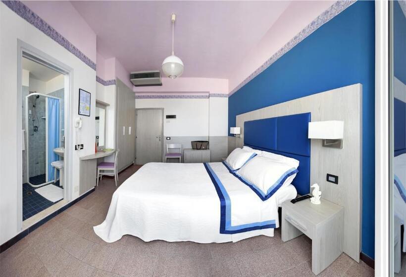 غرفة سوبيريور ثلاثية مطلّة علي البحر, Cavalluccio Marino