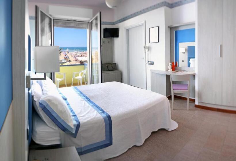 غرفة سوبيريور ثلاثية مطلّة علي البحر, Cavalluccio Marino