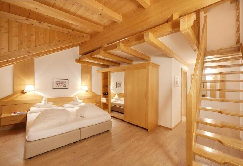 חדר סופריור, Goldene Rose