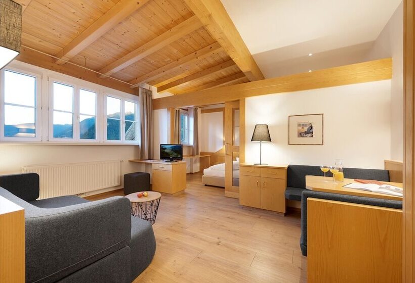 חדר סופריור, Goldene Rose