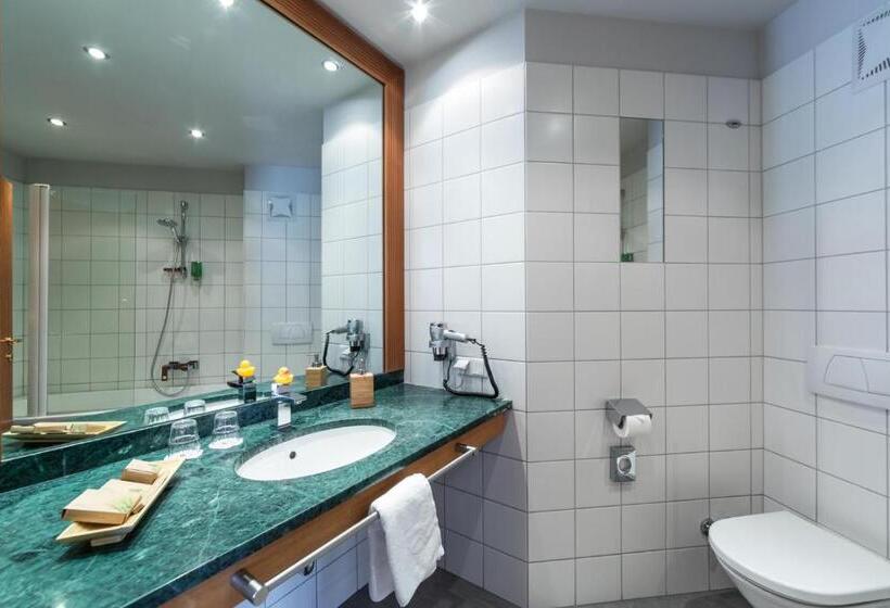 סוויטה עם מרפסת, Goritschnigg