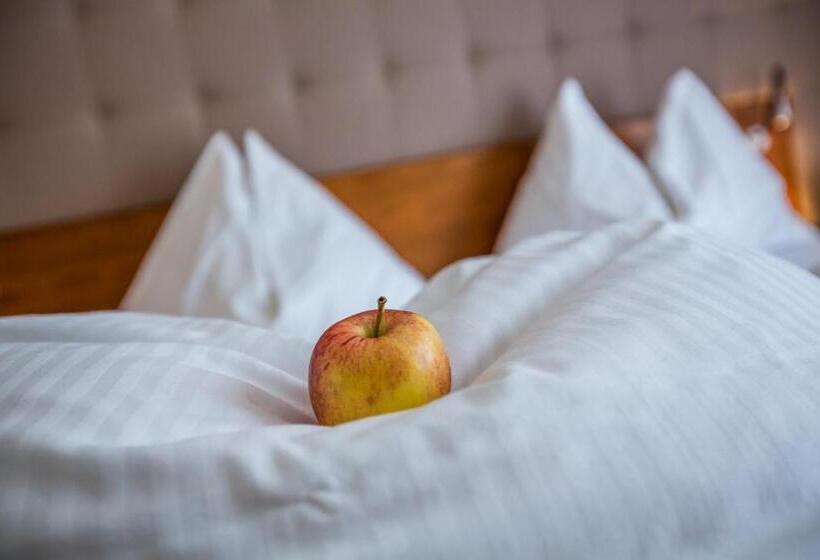 סוויטה עם מרפסת, Goritschnigg