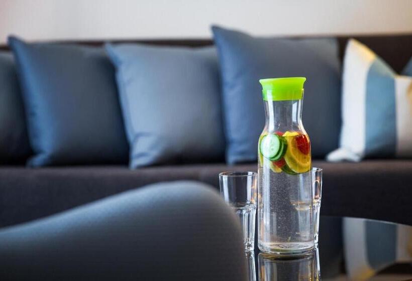 סוויטה עם מרפסת, Goritschnigg