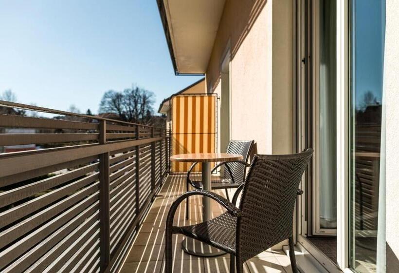 סוויטה עם מרפסת, Goritschnigg