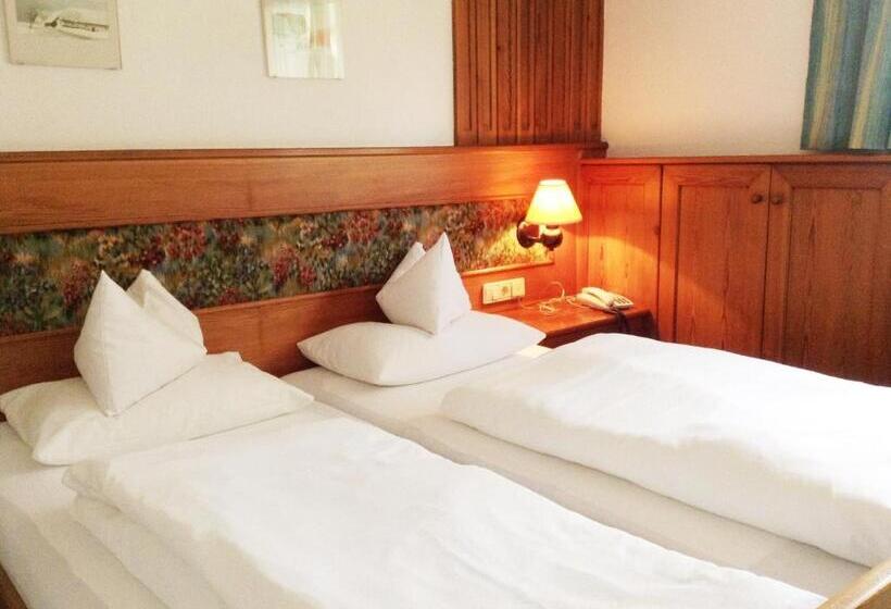 غرفة قياسية, Grünes Türl